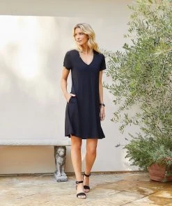 Karen Kane Quinn V Neck Pocket Dress
