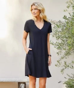 Karen Kane Quinn V Neck Pocket Dress