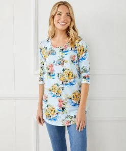 Karen Kane 3/4 Sleeve Shirttail Tee