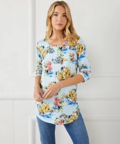 Karen Kane 3/4 Sleeve Shirttail Tee